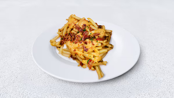 Pomfrit sa čedar sosom i slaninom